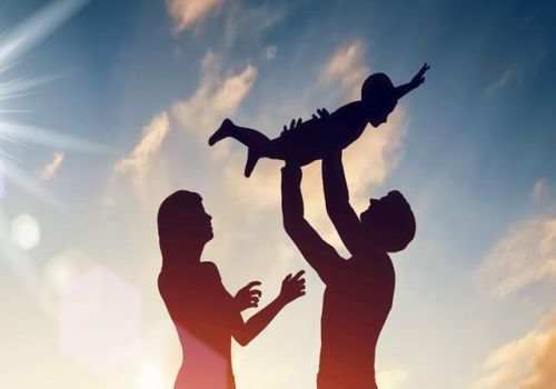 重庆试管婴儿价格：女性出现卵巢囊肿该如何进行药物治疗呢？